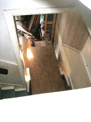 a platform was built to move a heavy piano round a turn on the stairs